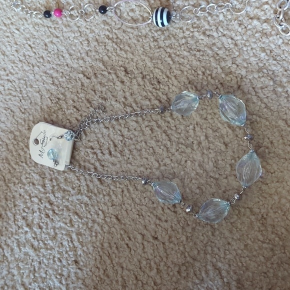 My style Earrings & Necklace, Two Necklaces and Bracelet Chunky Jewelry Bundle - Picture 5 of 5